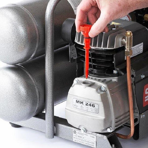 Thay dầu máy nén khí trục vít